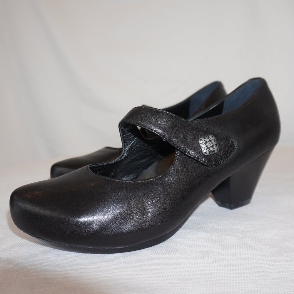 Dansko Black Leather Mary Jane Asymmetrical Strap Block Heels EU 37 6.5/7 - Picture 1 of 13